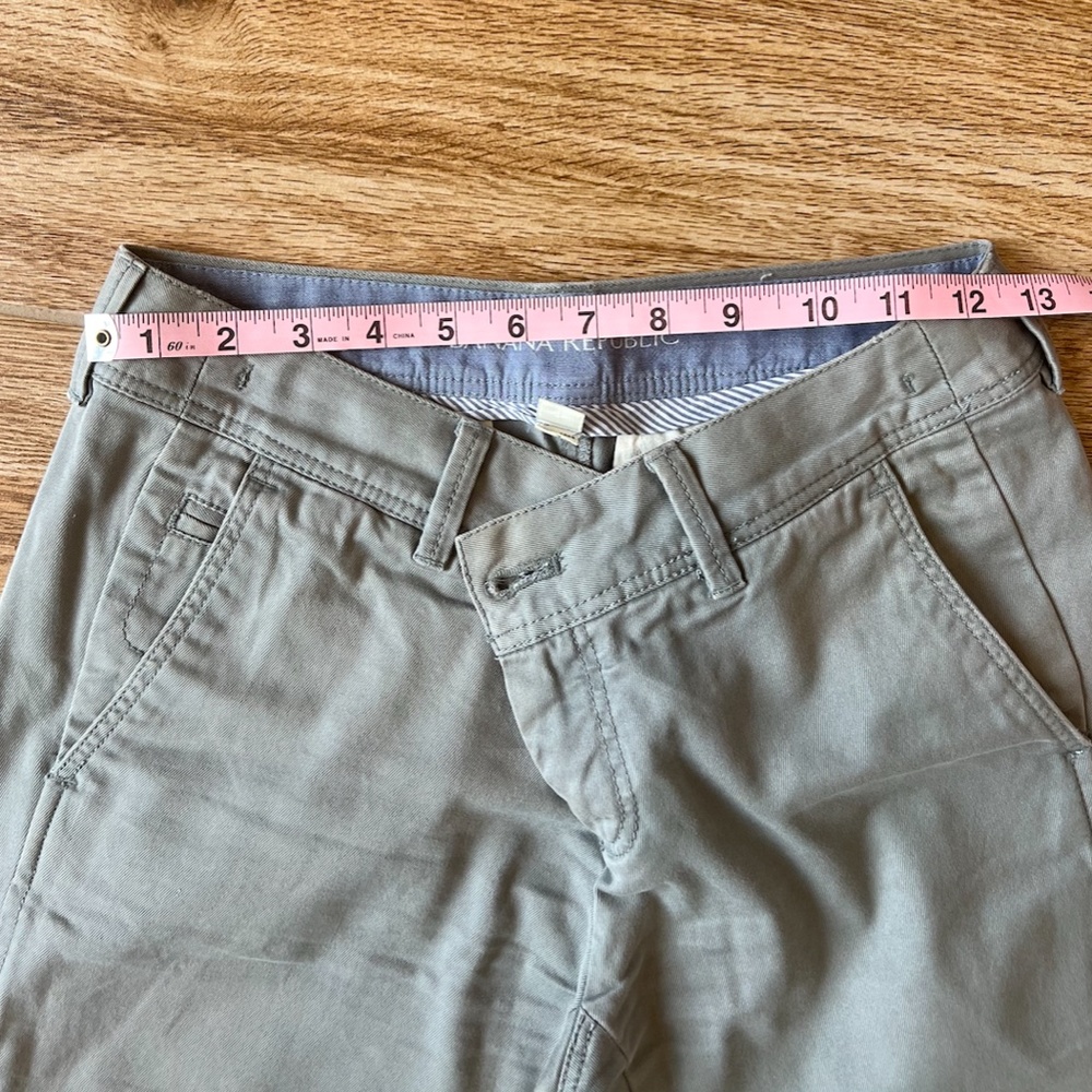 Banana Republic Weekend Chino Size 0